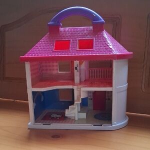 Hello Kitty Pink and Purple Dollhouse